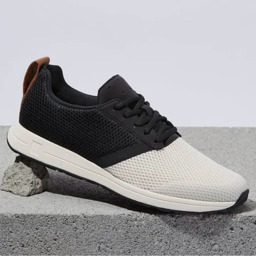 Men's and women’s Black and White Athletic Shoes by York Athletics
B81